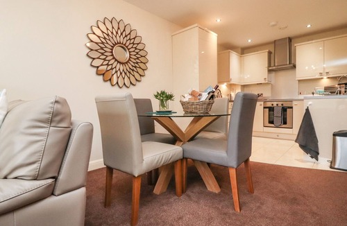 Whitby Cottage | EXPLORERS REST, romantic in Whitby