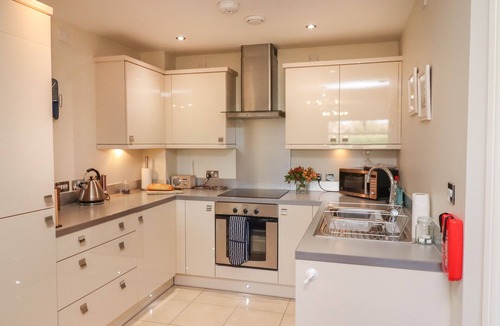 Whitby Cottage | EXPLORERS REST, romantic in Whitby