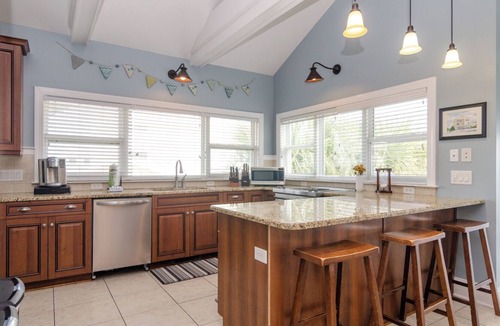 South End House | Exquisite 4000 sq ft Oceanfront Home