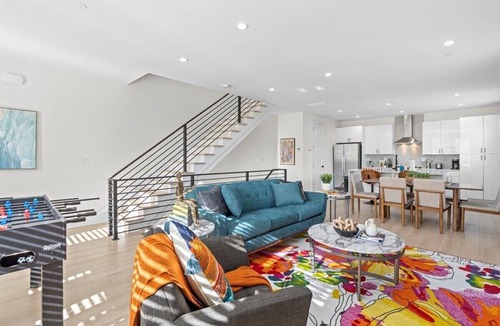 North Charlotte Apartment | Exquisite Room near Charlotte Spectrum Center