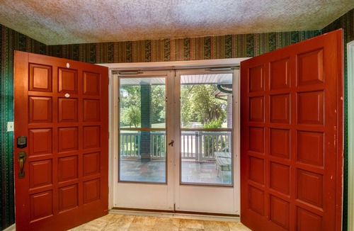 Valdese House | Extended family getaway, executive retreats, events