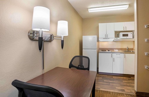 Morrisville Hotel | Extended Stay America Select Suites Raleigh RDU Airport