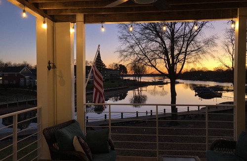 Cornelius Condo | Extravagant 3 bedroom WATERFRONT Condo, long stays welcomed.