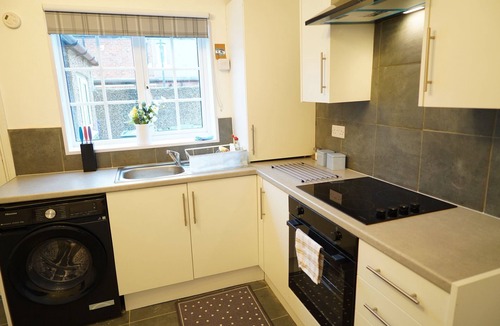 Shiremoor Apartment | Fabulous 4-bedroom Apartment in enjoyable Newcastle with Free Parking
