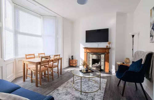 Hartlepool House | Fabulous 6 bedroomed, all en-suite accommodation