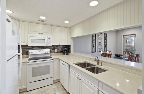 Shelter Cove Condo | Fabulous Water & Shelter Cove Harbour Views