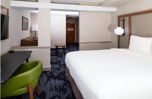 Greensboro Hotel | Fairfield Inn & Suites Greensboro Wendover