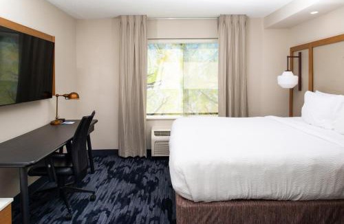 Greensboro Hotel | Fairfield Inn & Suites Greensboro Wendover