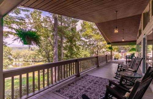 Spruce Pine House | Fairway Gem at Spruce Pine