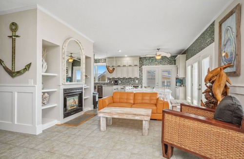 Caswell Beach House | Fairwinds: Inviting Oceanfront Home Built to Entertain