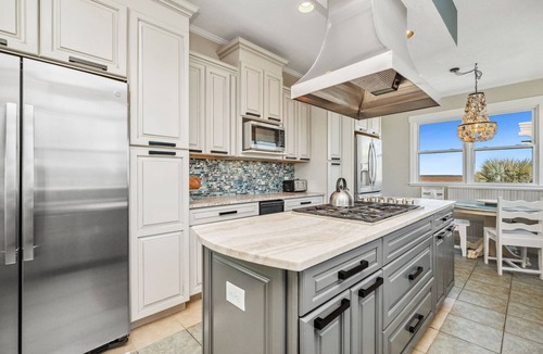 Caswell Beach House | Fairwinds: Inviting Oceanfront Home Built to Entertain