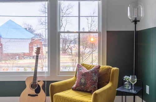 Buena Vista Cottage | Faith by Avantstay Stylish 4BR Condo in Heart of Nashville