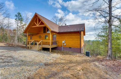 Murphy House | Fall Colors, Deck and Fireplace Murphy Mtn Retreat!
