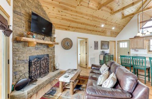 Murphy House | Fall Colors, Deck and Fireplace Murphy Mtn Retreat!