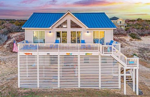 Carova Beach House | FALL SPECIAL Hot Tub ICE MACHINE Pet Friendly 4x4 vehicles
