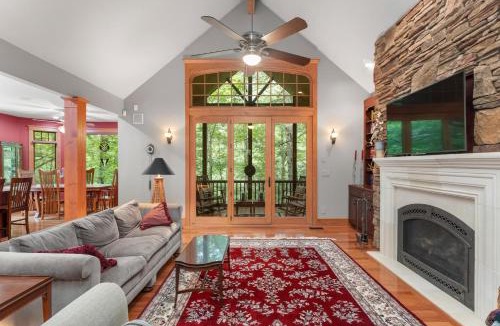 Lake Lure House | Falling Waters at Rumbling Bald