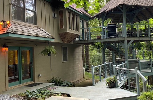 Maggie Valley House | Falling waters beautiful mountain getaway