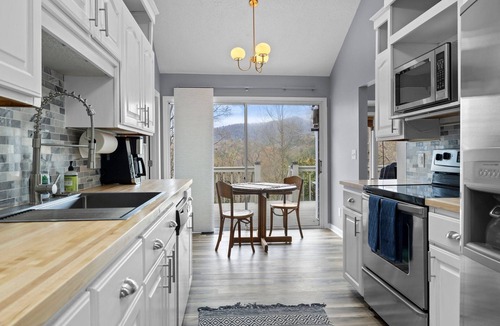 Pisgah Forest House | Family and Pet Friendly Mountain Home with a view. No Hurricane Damage