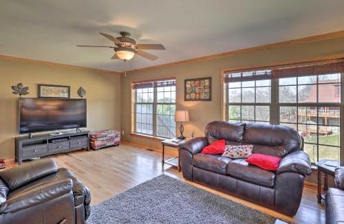Piney Creek House | Family Blue Ridge Gem w/Hot Tub! 1/2 Mi to River
