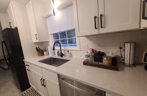 Sharon Woods House | Family Friendly 4BR 2.5 BTH Home w/games, books,parking, Vball set , Uptwn 15min
