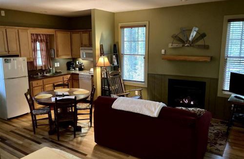 Elkin House | Family-Friendly Cabin with Private Hot Tub near Charlotte, North Carolina