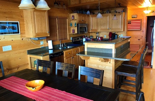 Vein Mountain Cabin | Family friendly mountain cabin with awesome westerly views in gated community.