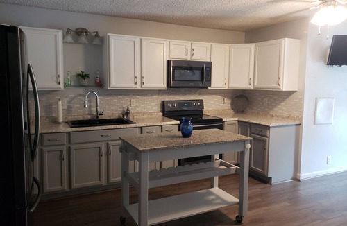 Crouse Apartment | Family Friendly Oasis