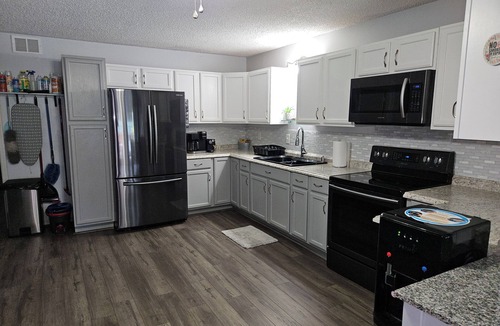 Crouse Apartment | Family Friendly Oasis