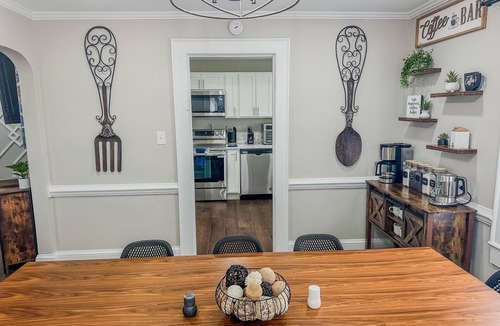 Greensboro House | Family Fun Home 2 Bedroom 1 Bathroom close to Downtown Greensboro