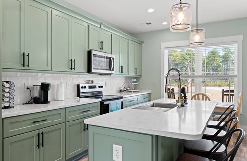 Shallotte House | Family Getaway at The Salty Escape – Brand New Guesthouse 2BR