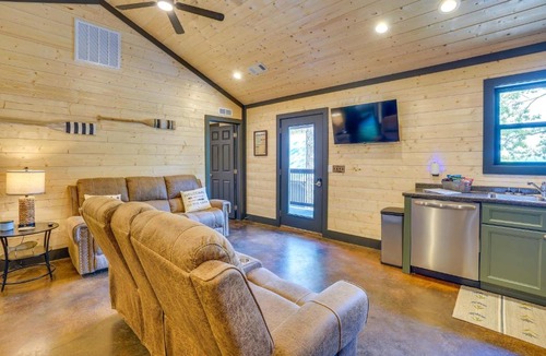 Murray House | Family & Pet Friendly! Murray Cabin w/Lake Access