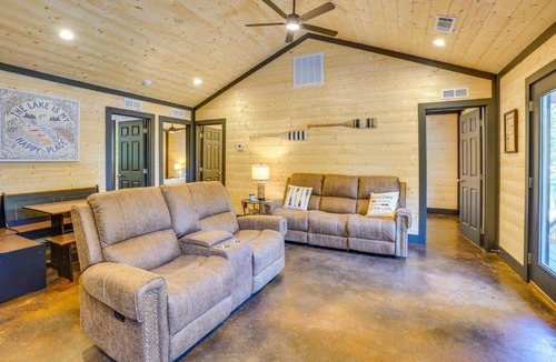 Murray House | Family & Pet Friendly! Murray Cabin w/Lake Access