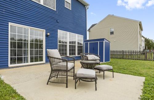 Charlotte Apartment | Family Retreat with Modern Comforts