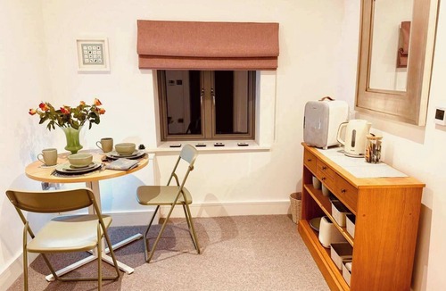 Goring Apartment | Family suite in Goring