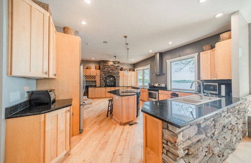 Mount Mourne House | Family Vacations, Reunions, Anniversaries, Holidays, Graduations, Lakefront