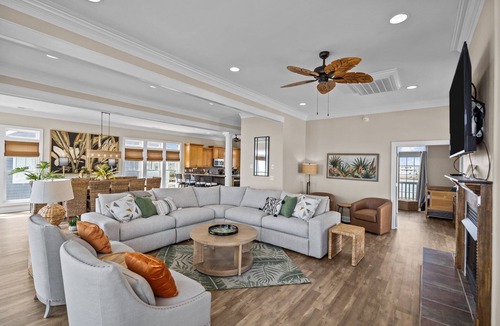 McCutcheon Field House | Fantasea #183 - 7 BD Oceanfront Home, Pet-Friendly w/Hot tub!