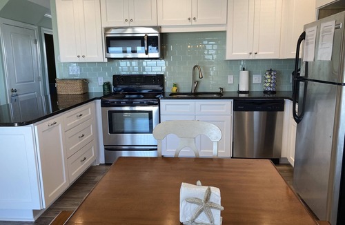 Emerald Isle House | Fantastic Oceanfront 4bd/2ba. 3 night min Spring/Fall and 10%-15% Discounts!