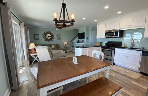Emerald Isle House | Fantastic Oceanfront 4bd/2ba. 3 night min Spring/Fall and 10%-15% Discounts!