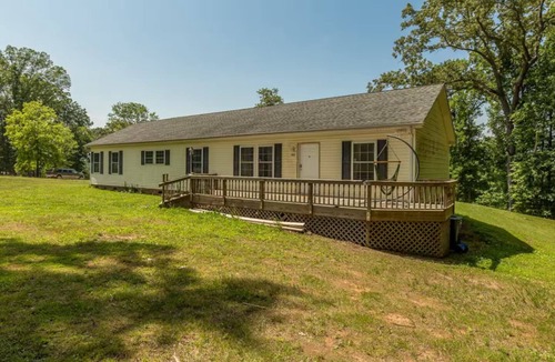 Kernersville House | Farm Retreat Stargazing Pet-Friendly Private
