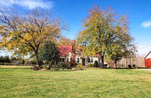 Browns Summit House | Farmhouse Cottage on 10 Acres Trails On-Site