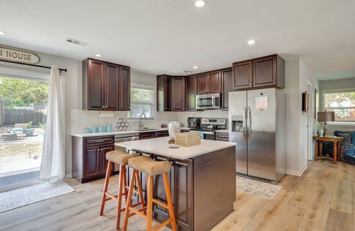 Myrtle Grove House | Fenced Yard! Family Getaway 6 Mi to Carolina Beach