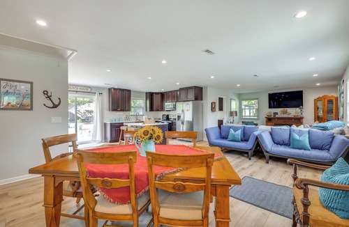 Myrtle Grove House | Fenced Yard! Family Getaway 6 Mi to Carolina Beach