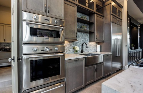Katie Hill Neighborhood House | Fern Manor-5bdrm-Private Pool-Theatre-Luxury Rental
