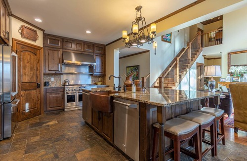 Blowing Rock House | Fern Ridge Lodge - Hiking and Lake Fishing, Hot Tub, Game Room, and More