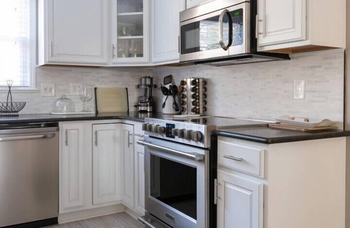 High Point House | Fernwood Manor: Your Cozy Retreat in the Heart of High Point, NC