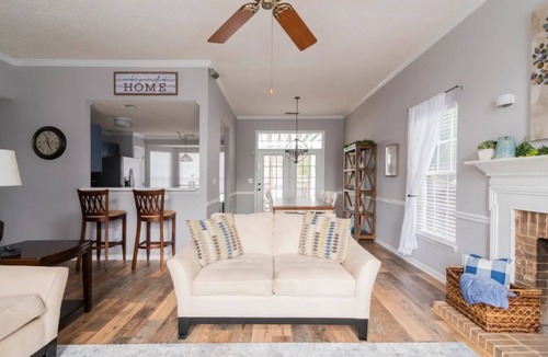 Paw Creek House | Few Mins to Ballantyne-Pet Friendly-1 Level Home-Private Plunge Pool in Backyard