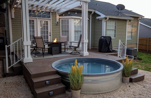 Paw Creek House | Few Mins to Ballantyne-Pet Friendly-1 Level Home-Private Plunge Pool in Backyard