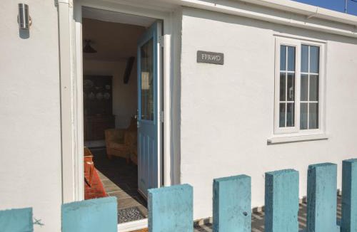 Caergeiliog House | Ffrwd