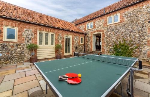 Docking House | Field Corner