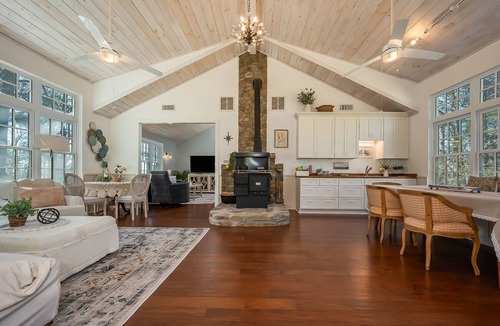 Lynn House | Fin and Fig Farmhouse | Pet-Friendly, Mountaintop Farmhouse | Scenic Views and Hot Tub